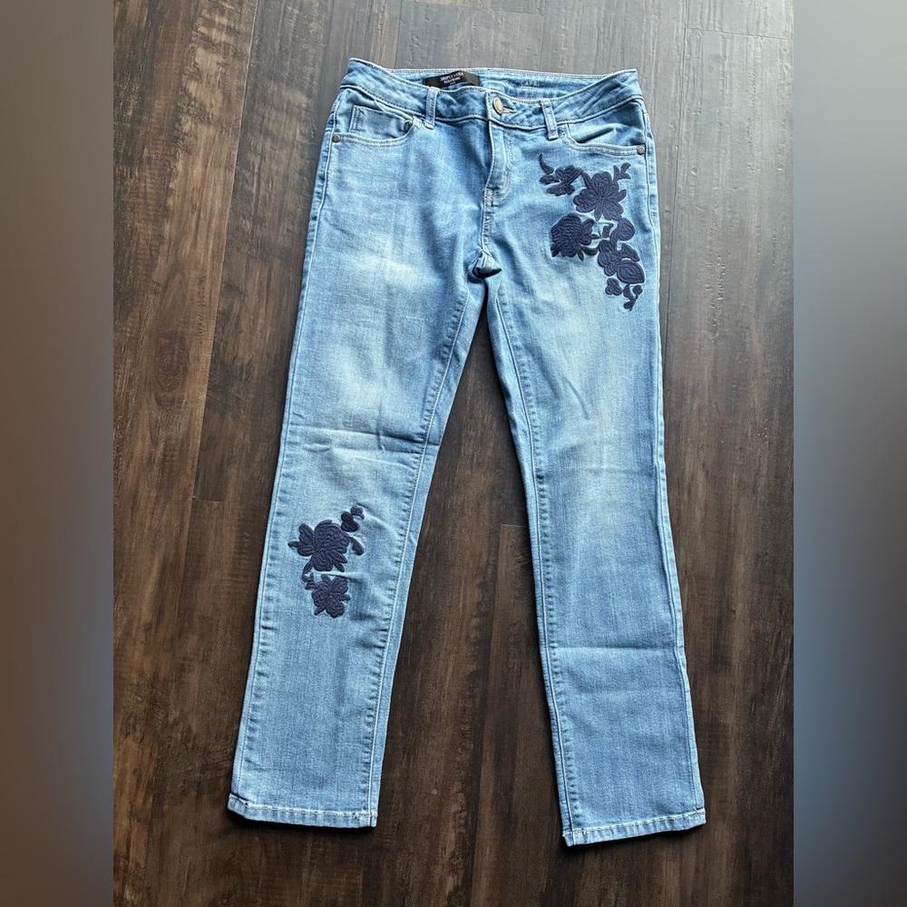 Simply Vera Vera Wang Embroidered Jeans Size 2